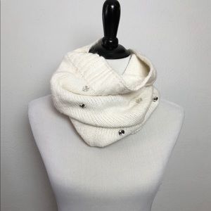 Woman’s scarf